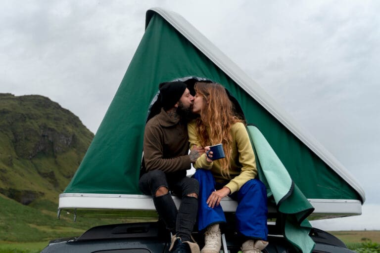 Namiot dachowy wyprawowy: Idealne rozwiązanie dla miłośników podróży